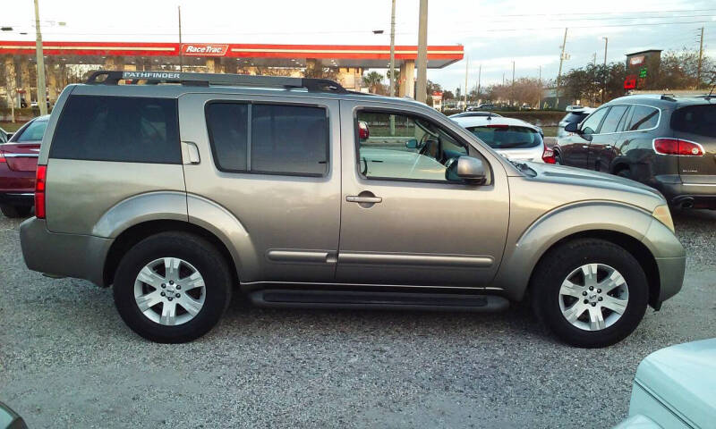 2006 Nissan Pathfinder LE