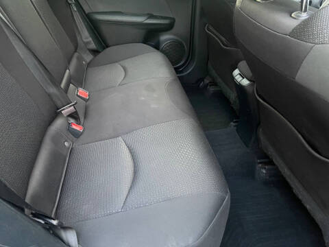 2022 Toyota Prius LE