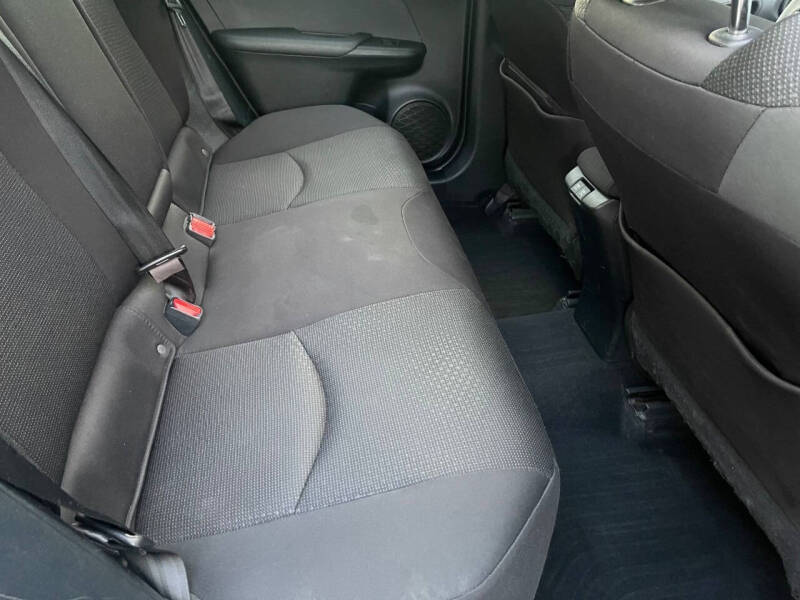 2022 Toyota Prius LE