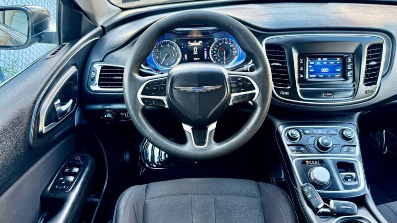 2015 Chrysler 200 Limited