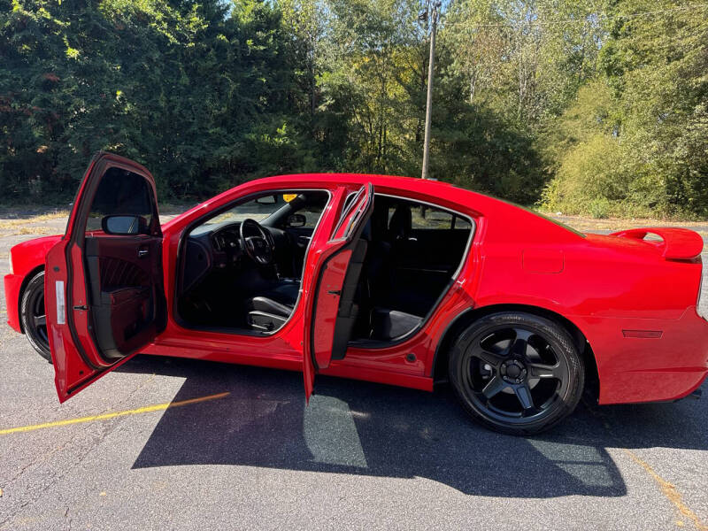 2014 Dodge Charger R/T photo 18