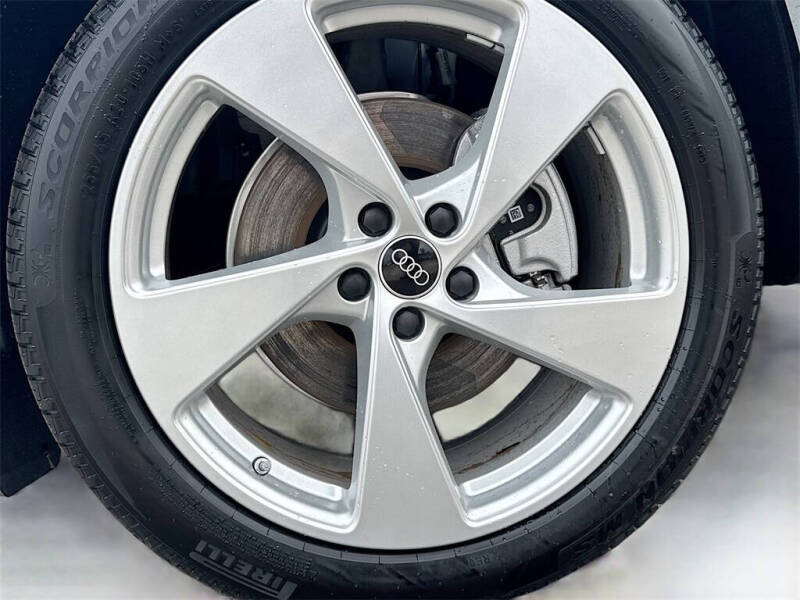 2025 Audi Q5 quattro Premium Plus TFSI