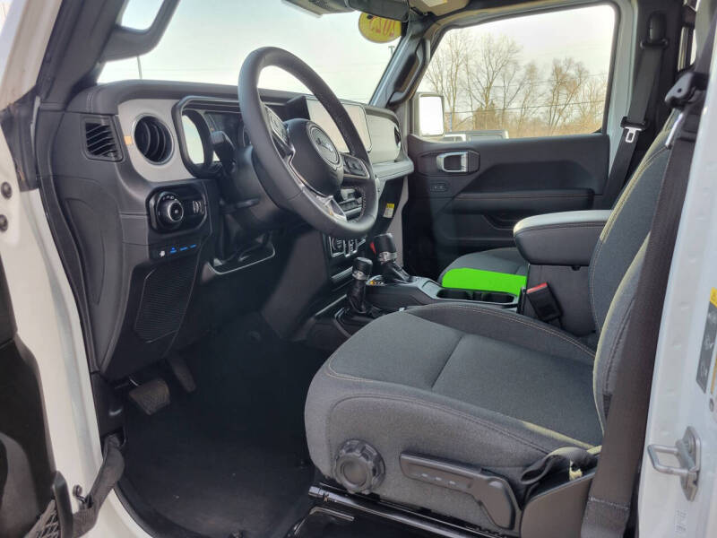 2025 Jeep Wrangler Sahara 4xe