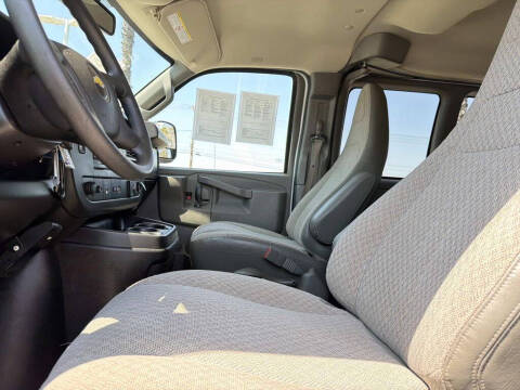 2017 Chevrolet Express LT 3500