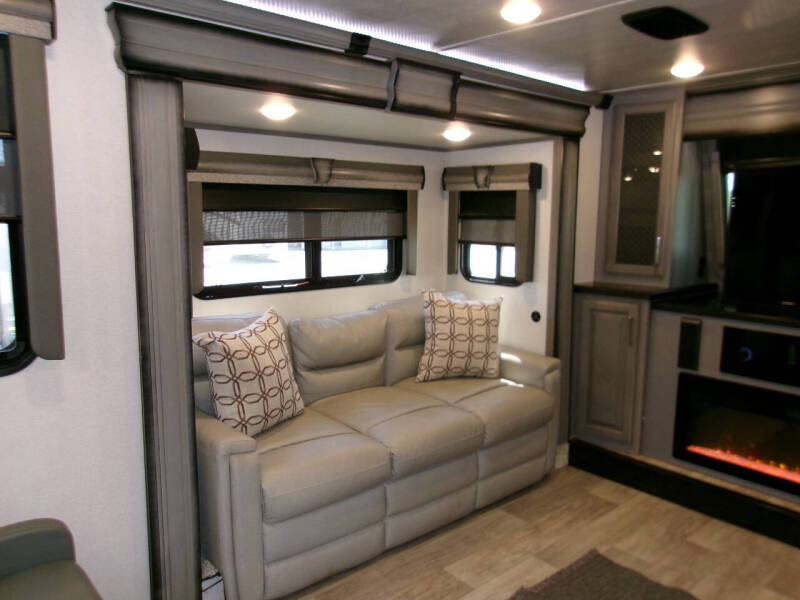 2021 Keystone RV Montana 3760fl