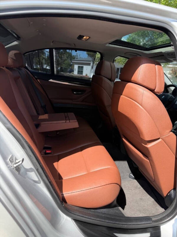 2011 BMW 5 Series 528i