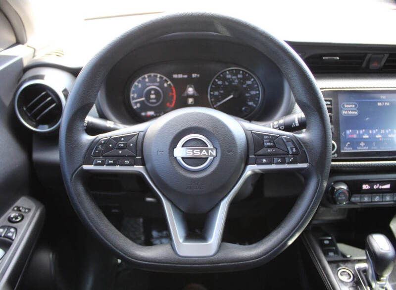 2022 Nissan Kicks SV