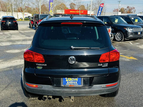 2012 Volkswagen Tiguan SEL 4Motion
