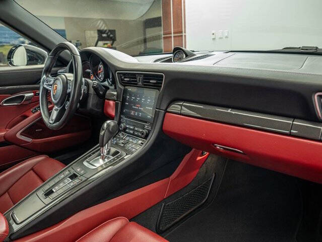 2017 Porsche 911 Turbo