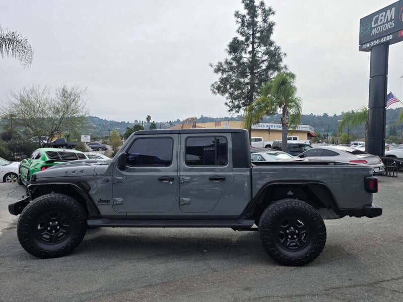 2022 Jeep Gladiator Sport