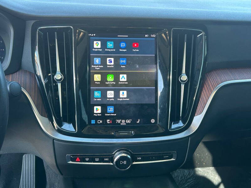 2024 Volvo S60 B5 Plus Dark Theme