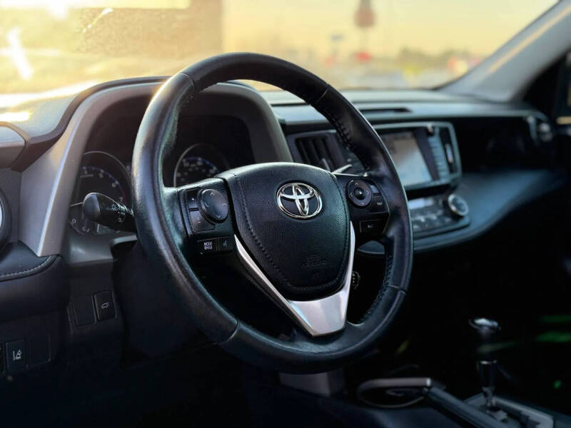 2017 Toyota RAV4 XLE