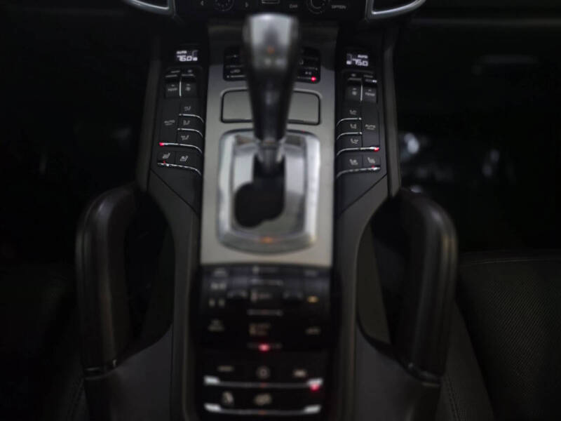 2016 Porsche Cayenne GTS