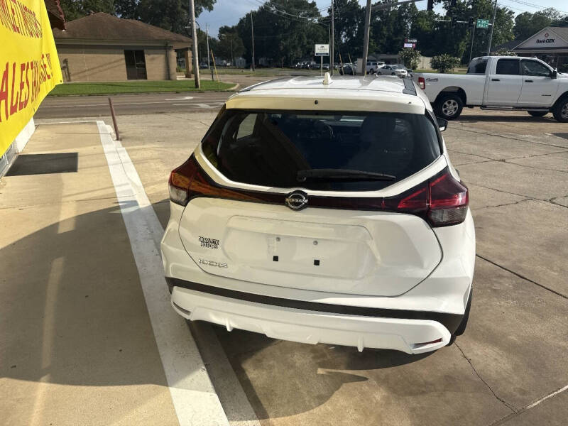 2023 Nissan Kicks S
