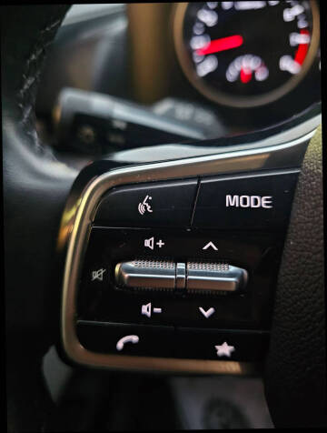 2022 Kia Carnival LX