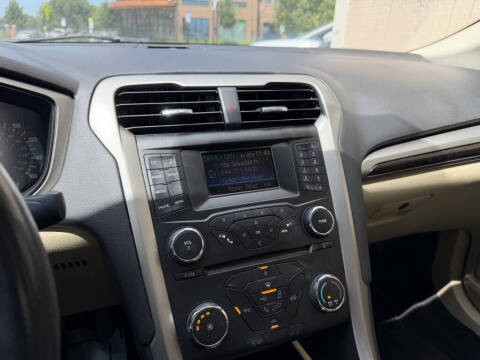 2014 Ford Fusion SE