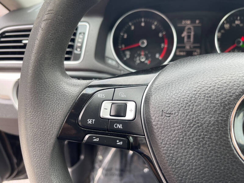 2016 Volkswagen Passat 1.8T S