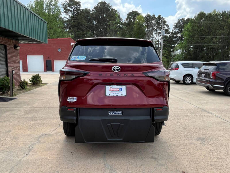 2026 Toyota Sienna LE 8-Passenger