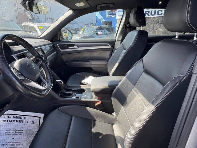 2021 Volkswagen Atlas Cross Sport V6 SE R-Line