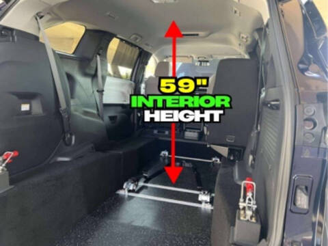 2025 Toyota Sienna LE 8-Passenger