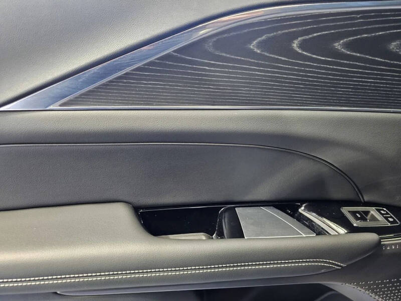 2024 Cadillac LYRIQ Luxury 1