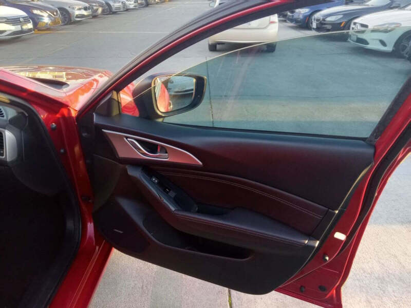 2018 Mazda MAZDA3 Touring