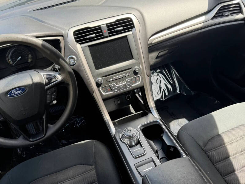 2018 Ford Fusion SE