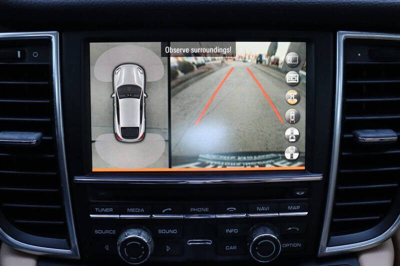 2016 Porsche Panamera Edition