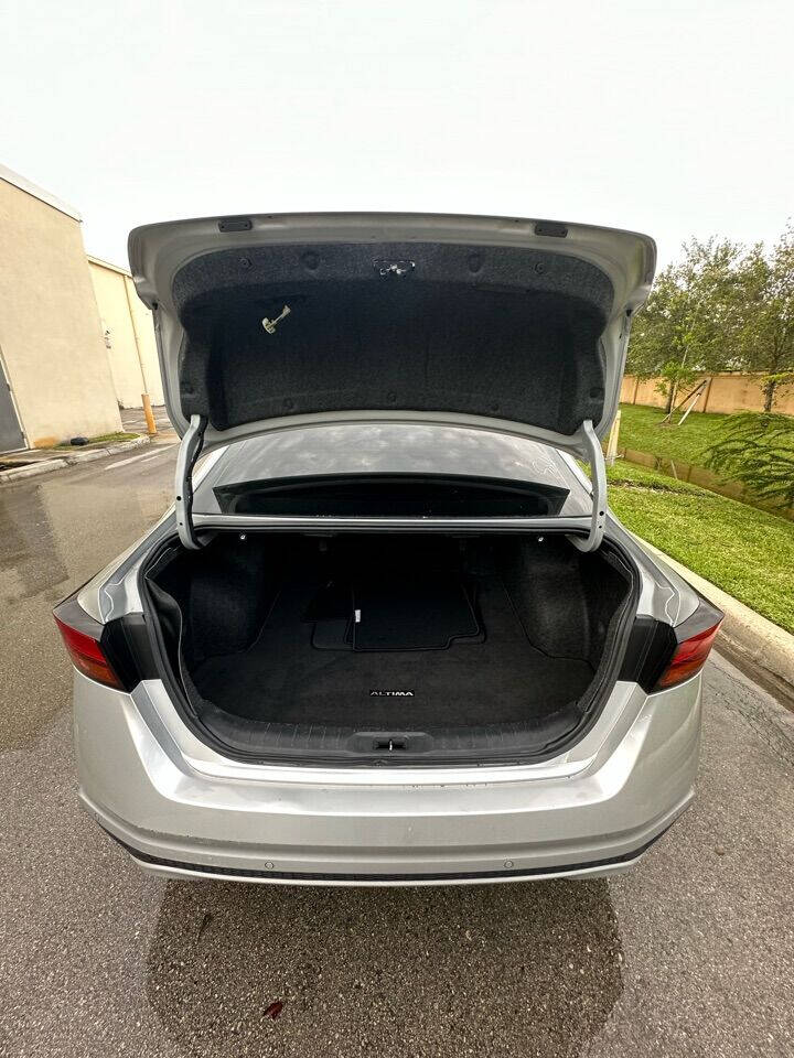 2020 Nissan Altima  - $20,999