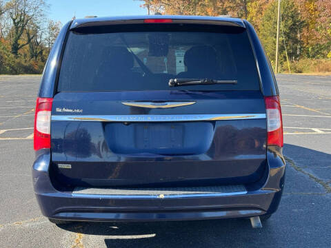 2014 Chrysler Town and Country Touring