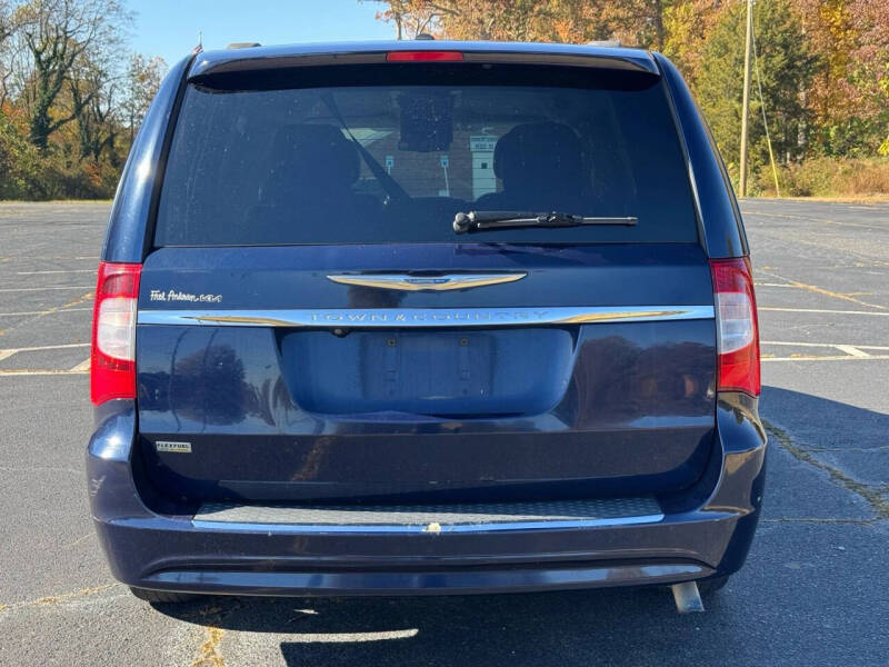 2014 Chrysler Town and Country Touring