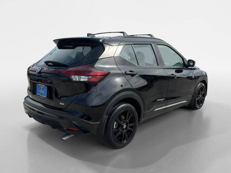 2021 Nissan Kicks SR
