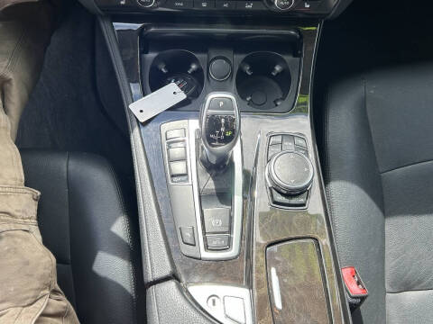 2016 BMW 5 Series 528i