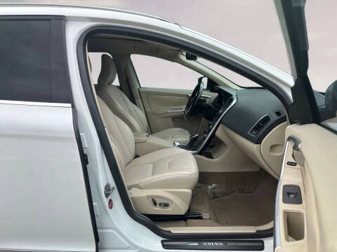 2015 Volvo XC60 T5 Drive-E Premier Plus