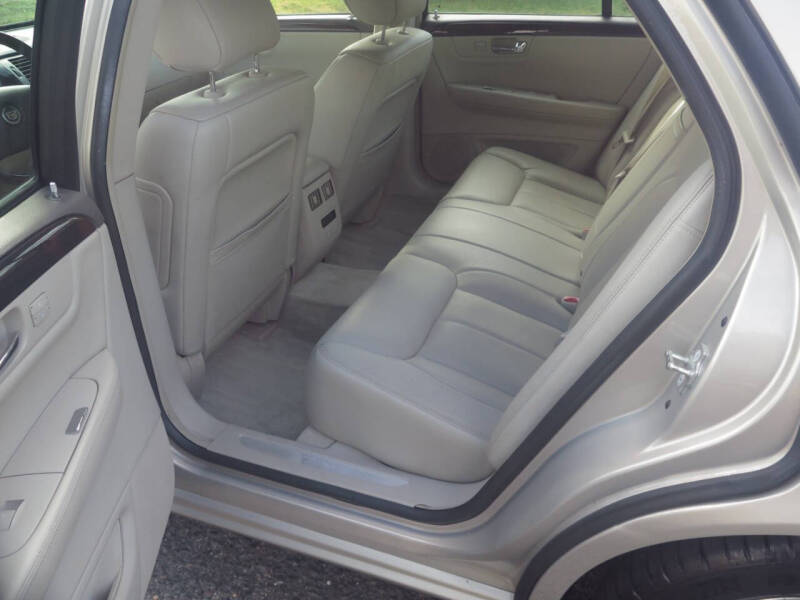 2009 Cadillac DTS Luxury 6-Passenger