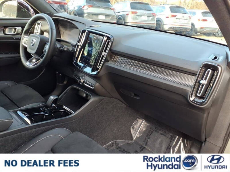 2022 Volvo XC40 Recharge Twin Ultimate