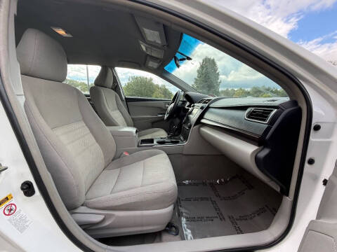 2017 Toyota Camry LE