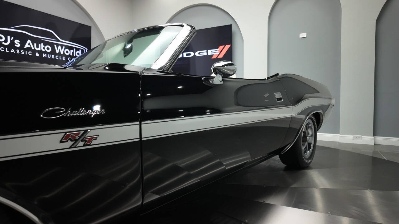 1970 Dodge Challenger 22