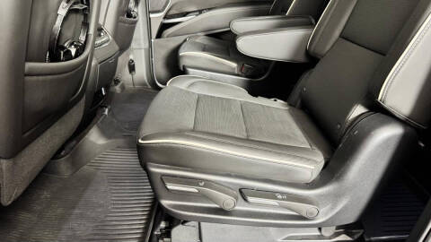 2025 Cadillac Escalade ESV Premium Luxury