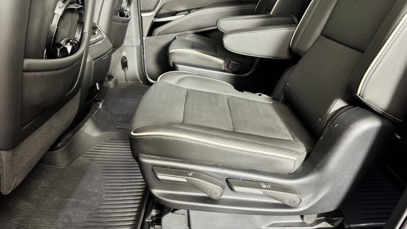 2025 Cadillac Escalade ESV Premium Luxury