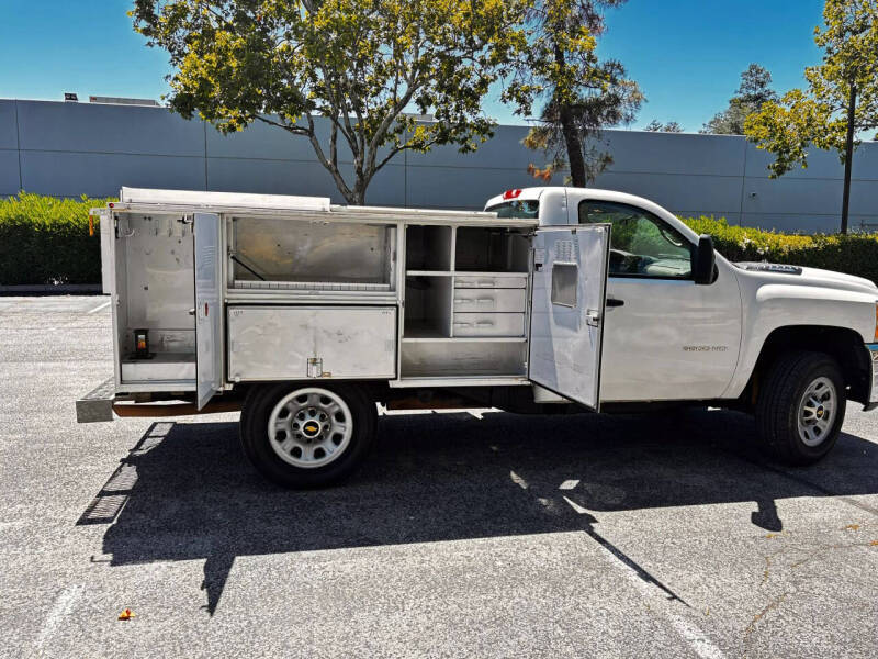 2011 Chevrolet Silverado 3500HD CC
