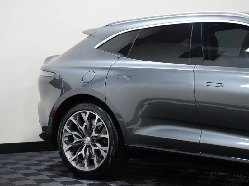 2021 Aston Martin DBX