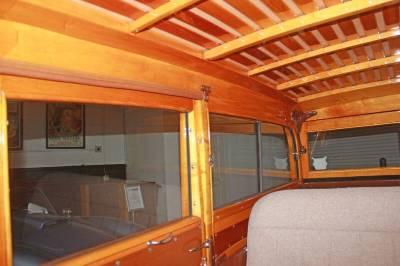 1948 Ford Super Deluxe