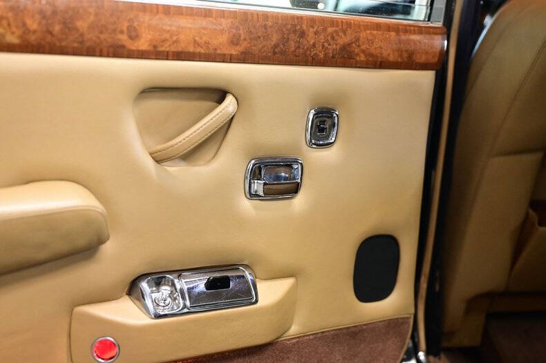 1972 Rolls-Royce SILVER CLOUD LWB