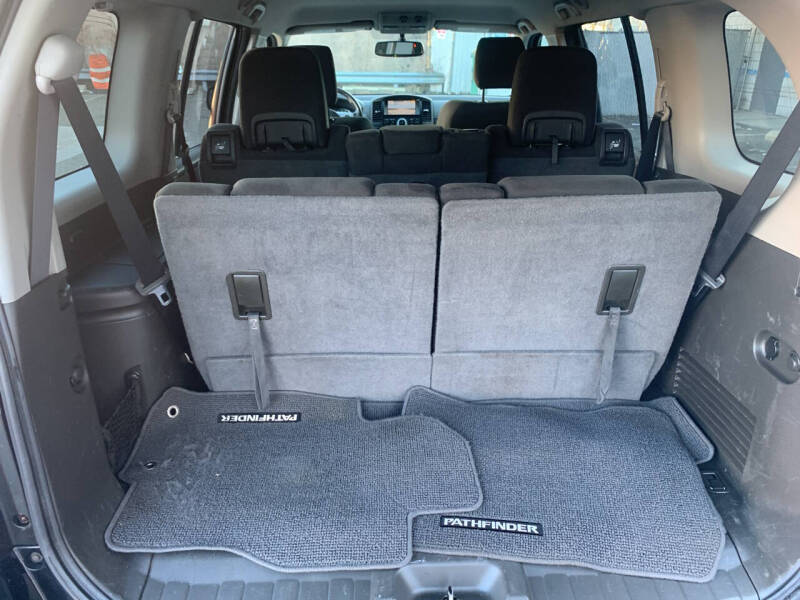 2012 Nissan Pathfinder SV