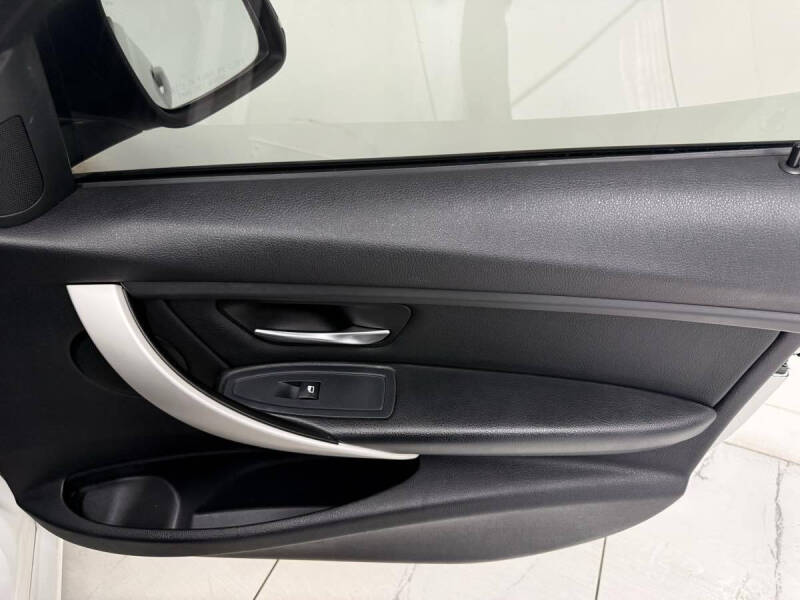 2014 BMW 3 Series 320i