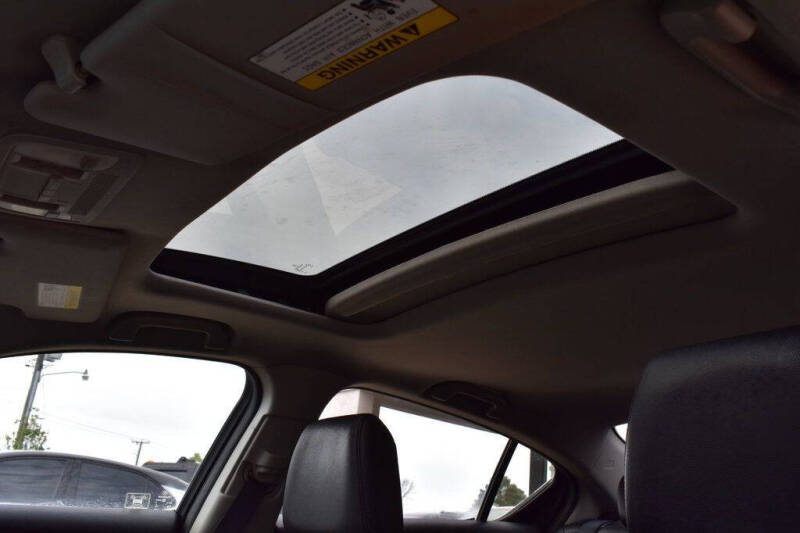 2013 Acura ILX 2.0L w/Tech