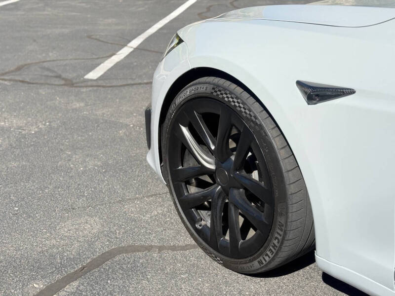 2022 Tesla Model S Plaid
