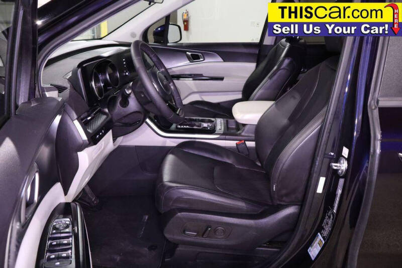2024 Kia Carnival LX