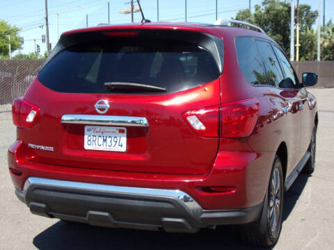 2018 Nissan Pathfinder S
